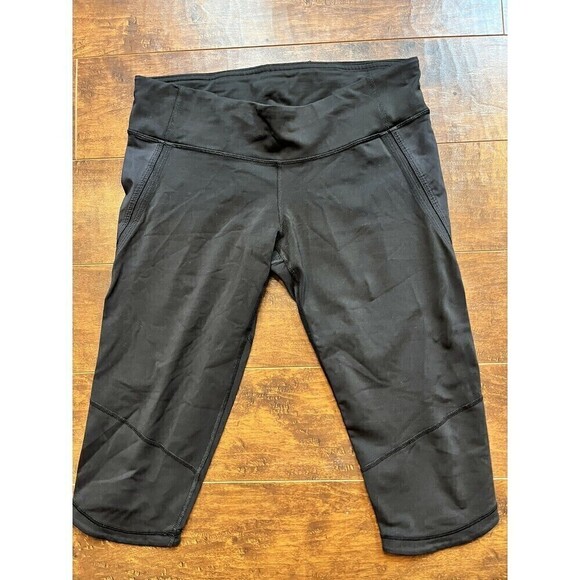 Lululemon Pants - Lululemon Black Cropped Running Legging Capri Sz 8